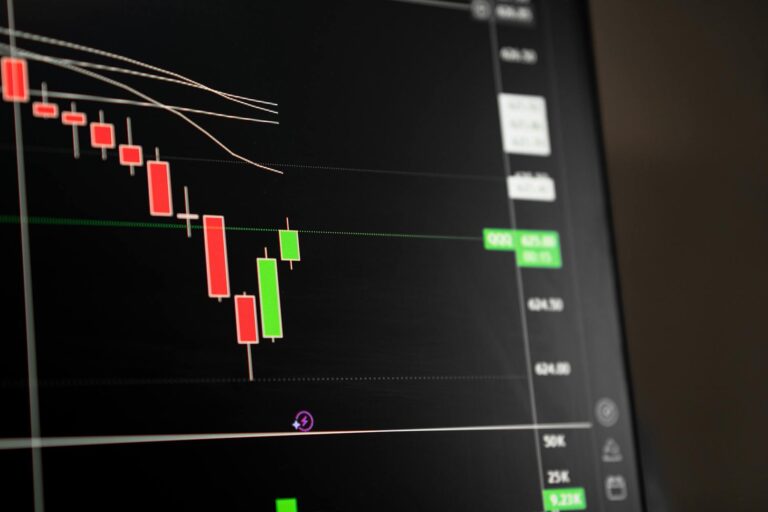 London Markets Close Week on FTSE Record: Sterling Holds Above $1.27 on BoE Hold