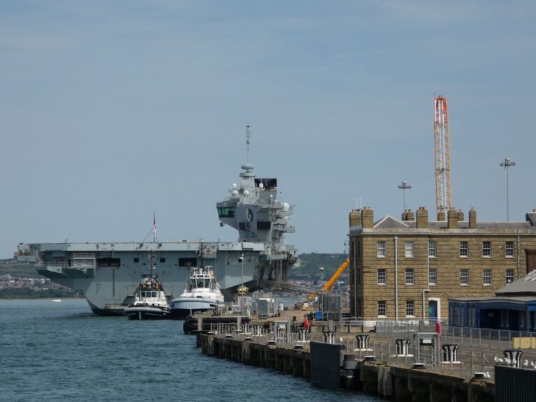 Russian warship fires warning shots near British couple in English Channel