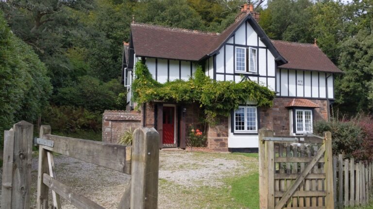 Gavin and Stacey superfans snap up Bryn’s iconic Barry home