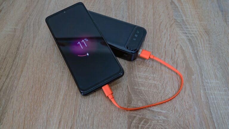 Power banks and vapes now biggest fire risk on planes