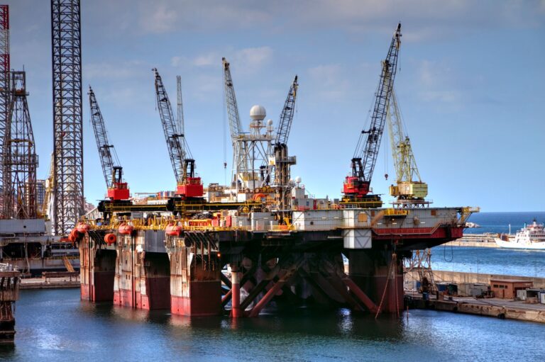 Brent Jumps Nearly 6% to $97 as Iran Suspends US Talks, Reviving Europe’s Energy Risk Premium