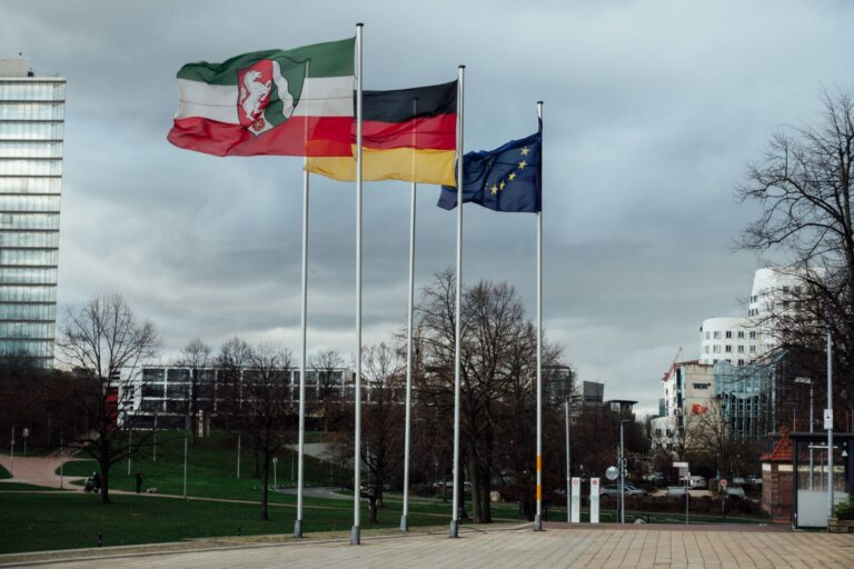 European Powers Push Moscow for Ukraine Peace Talks