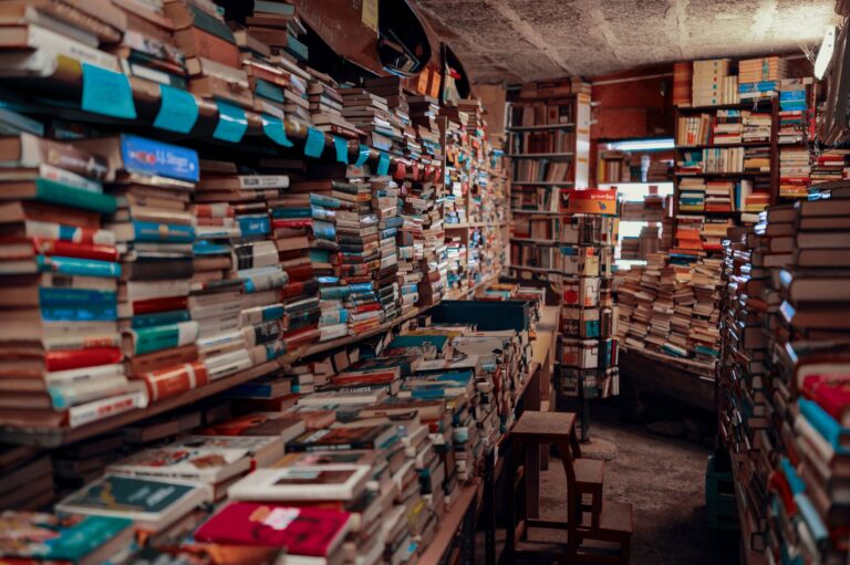 Romantasy bookshop opens its doors in the UK for the first time