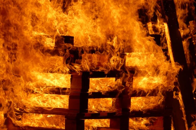 Sinn Féin condemns burning of first minister images on Derry bonfire