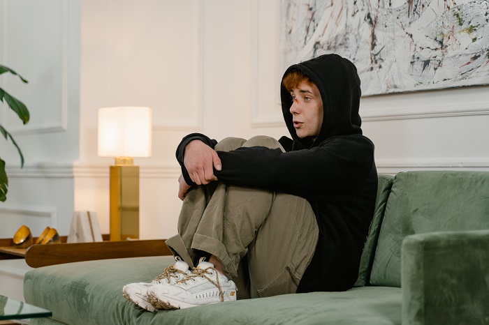 Mental distress in young people is rising, says review chief